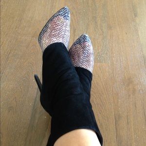 EUC Sz 40 Alexander Wang Mesh Front Suede Booties